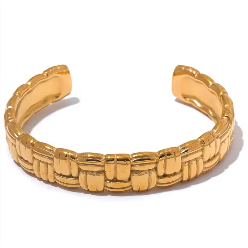 Twisted Bangle - Acutus